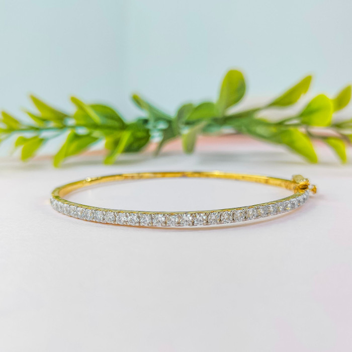 Elegant Diamond Bracelet 