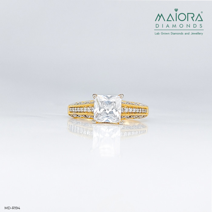 Princess Diamond Engagement Ring 